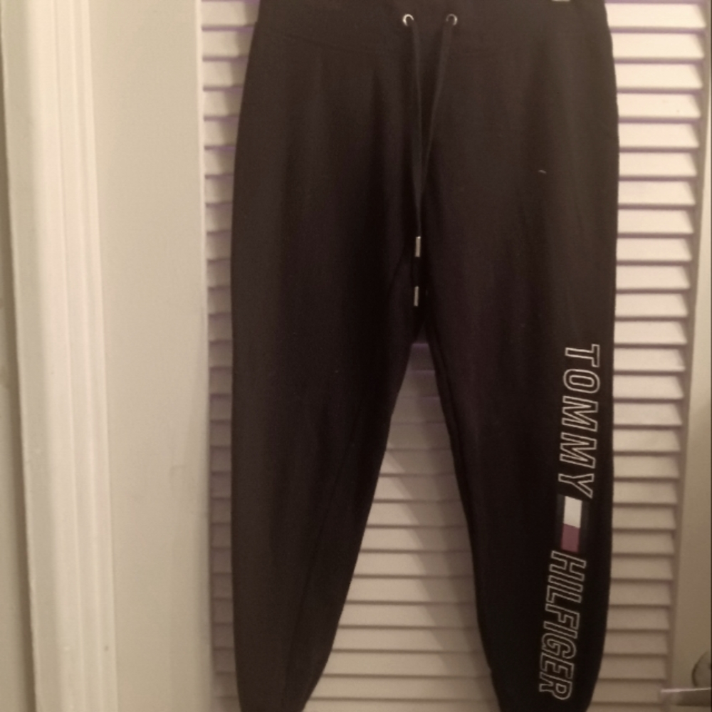 Extra small Tommy Hilfiger sweatpants the style sport